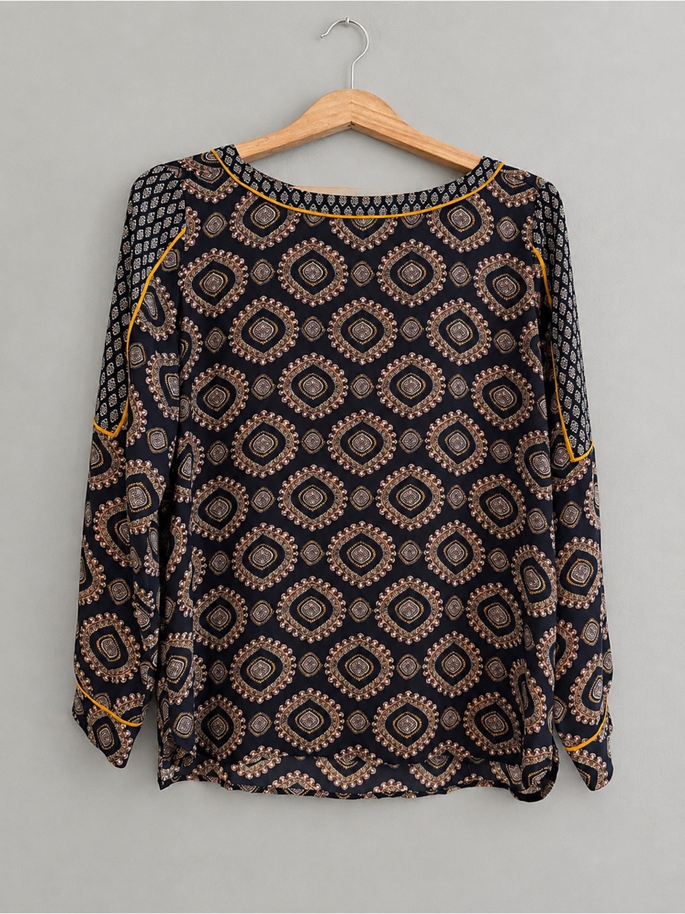 LOFT Women’s Medium Navy Medallion Print Long Sleeve Blouse Gold Piping Boho